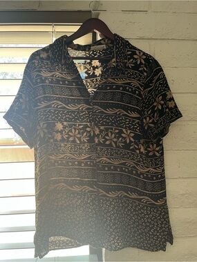 Notations Black Short-Sleeve Floral & Wave Print Button-Down Shirt